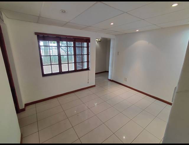 282M² OFFICE FOR SALE IN RANDJESPARK